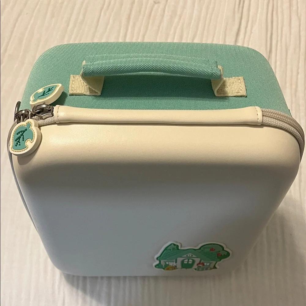 Geek Share Tree House Carry Case for Nintendo Switch - Picture 2 of 6